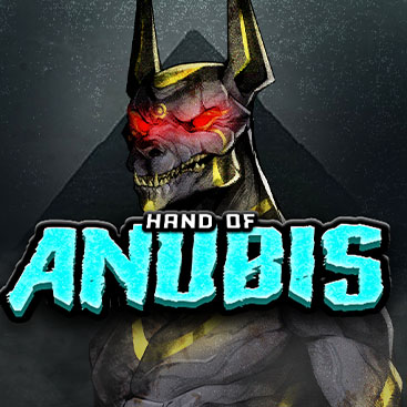 Arte oficial de la tragamonedas Hand of Anubis de Hacksaw Gaming, con pirámide egipcia y Anubis en tono sombrío
