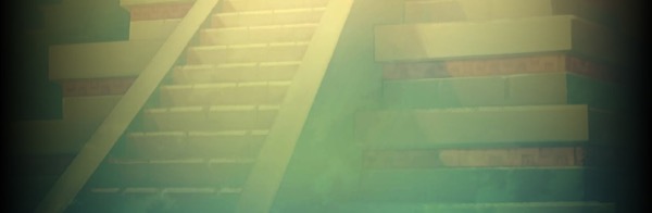 Arte de Solar Temple de Playson, con pirámide azteca y símbolos solares