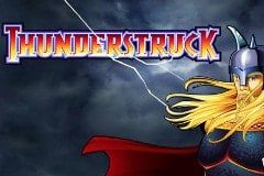 Arte de la tragamonedas clásica Thunderstruck, con Thor, rayos y temática nórdica de Asgard