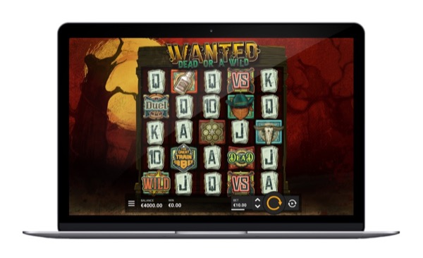 Arte oficial de la tragamonedas Wanted Dead or a Wild de Hacksaw Gaming, con pistoleros en duelo en el viejo oeste